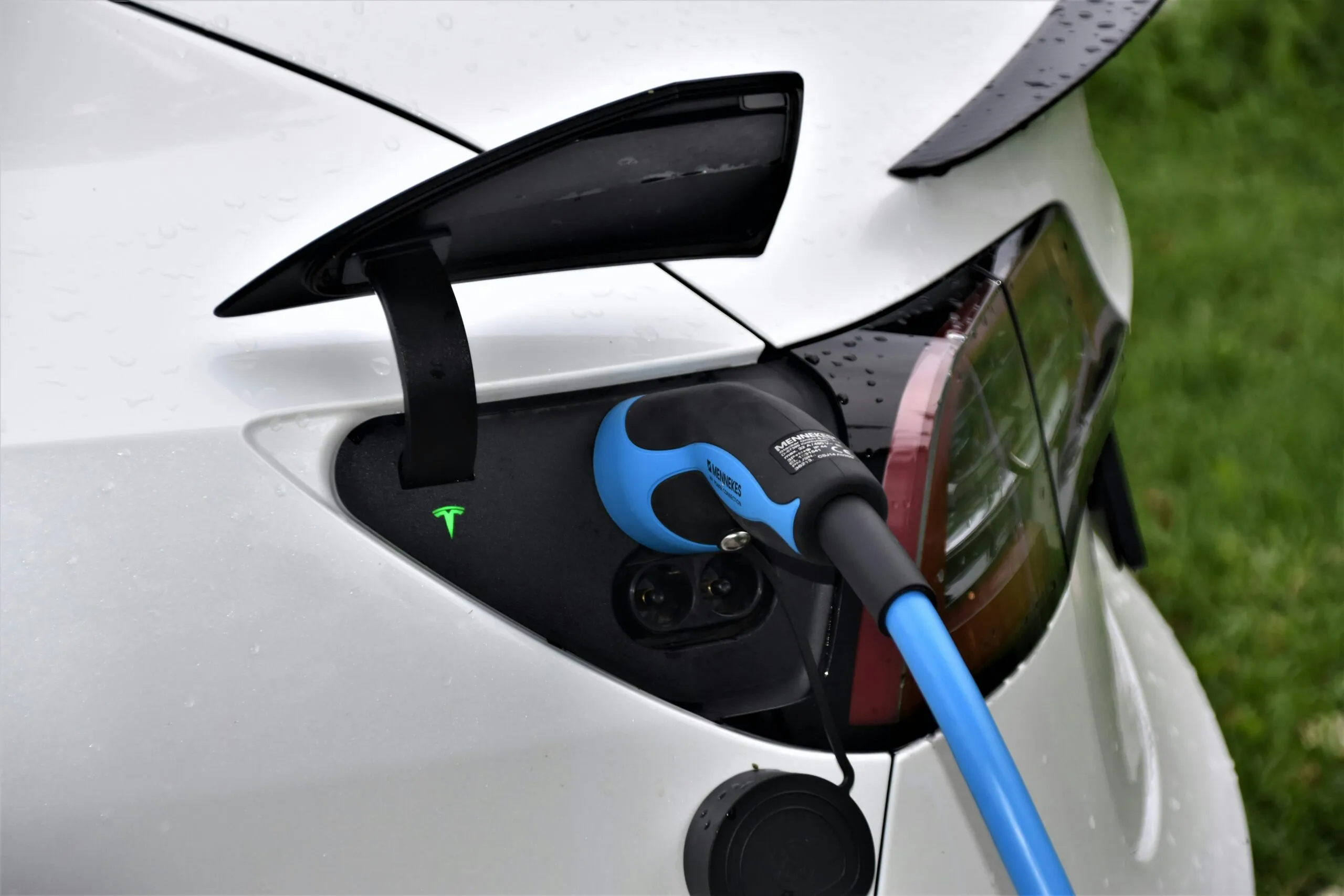 Government Incentives for Promoting Clean Energy Vehicles in Pakistan
